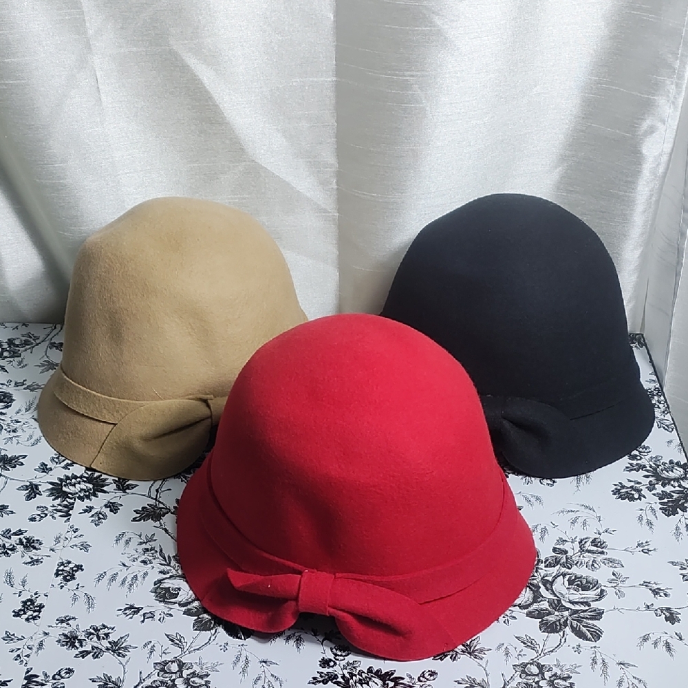 Elegant Women's Wool Hat‎ Set - Red, Black, Tan NEW